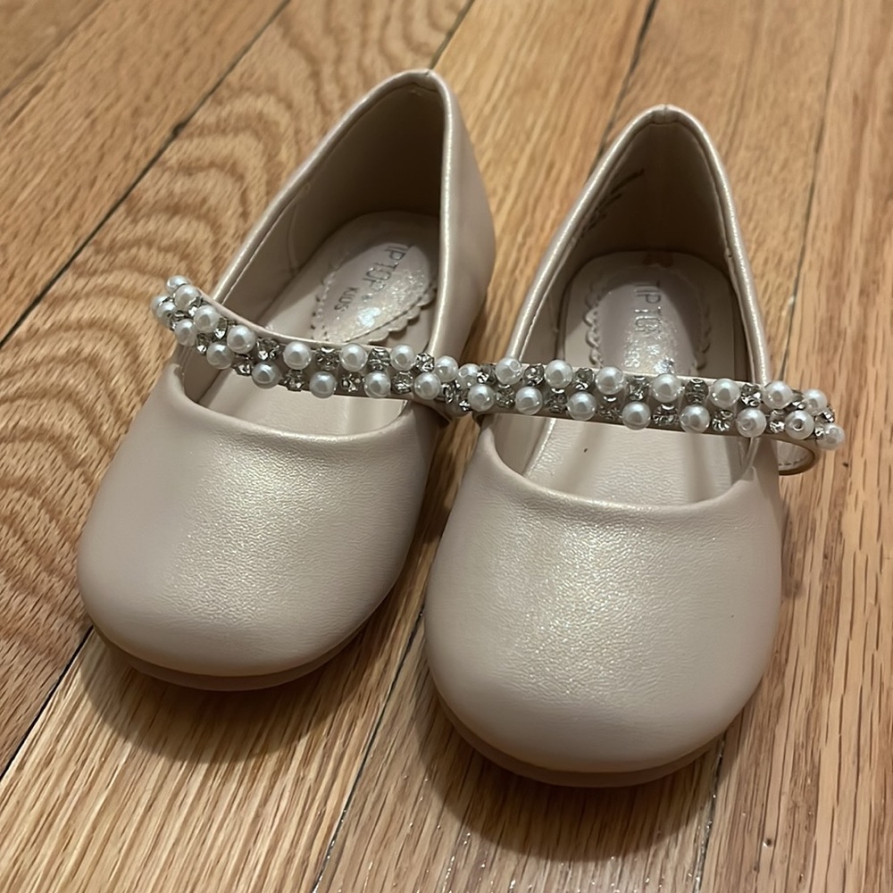 Adorable baby shoes 😍😍